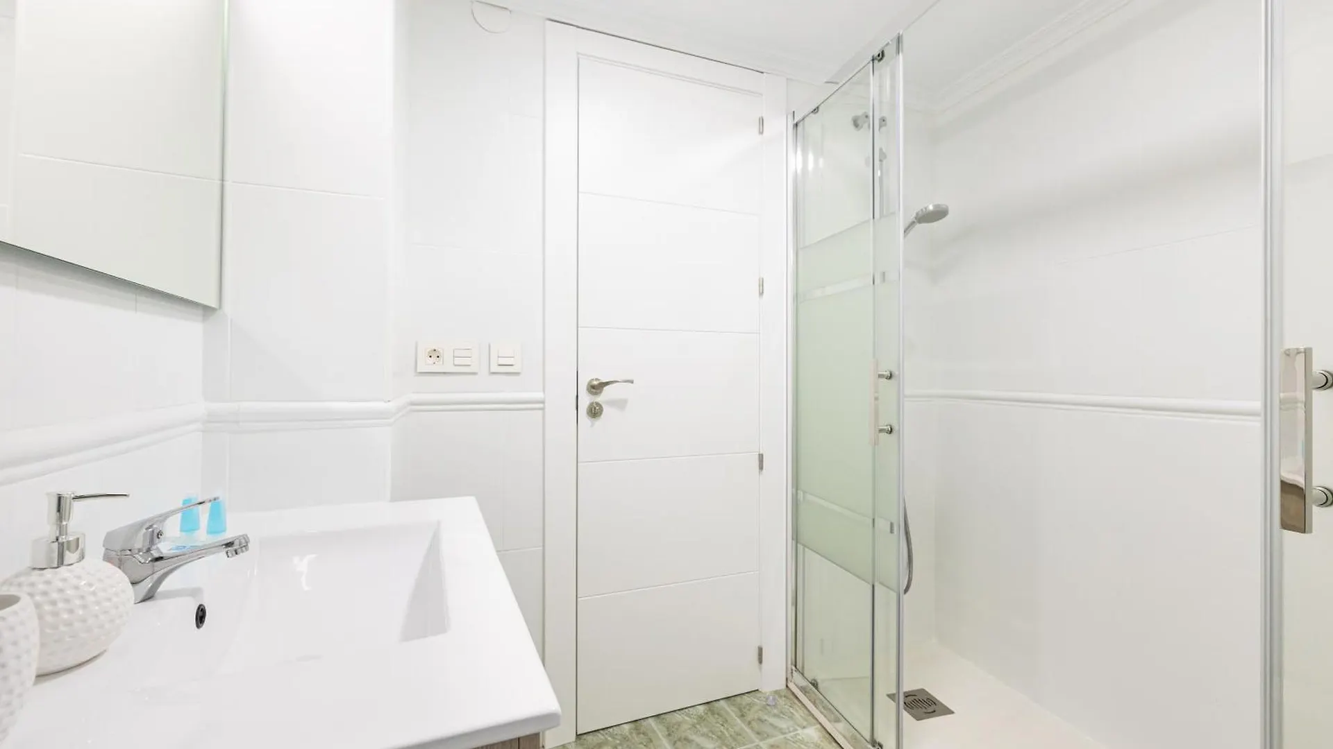 H2M Feijoo Close To City Center In A Quiet Area Malaga 0*,  Spain