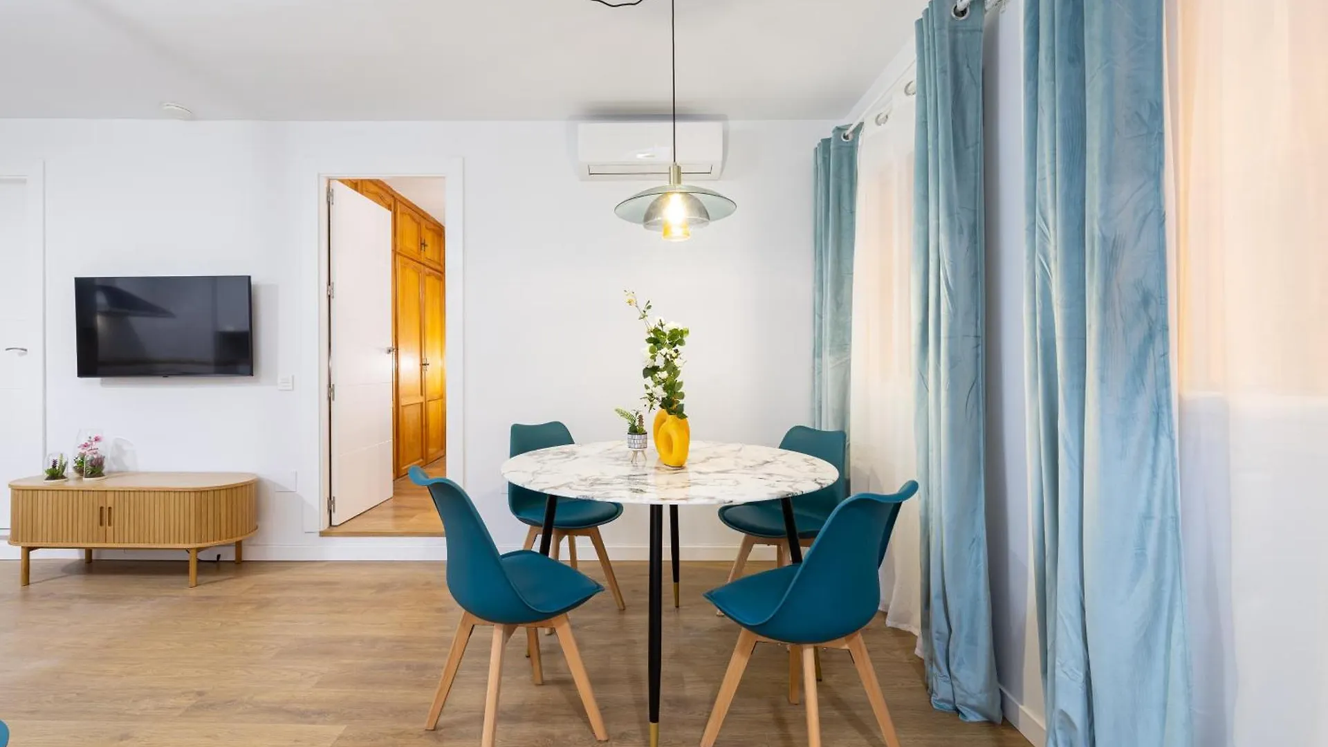 H2M Feijoo Close To City Center In A Quiet Area Malaga 0*,